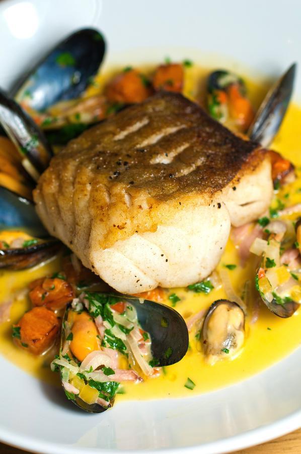 The Fenwick Steak & Seafood Pub Hotel Claughton Bagian luar foto